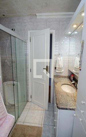 Casa à venda com 200m², 4 quartos e 2 vagas Casa à venda com 200m², 4 quartos e 2 vagasBanheiro da Suíte 1