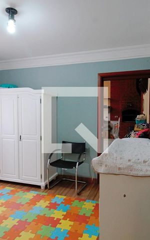 Casa à venda com 200m², 4 quartos e 2 vagas Casa à venda com 200m², 4 quartos e 2 vagasQuarto 3