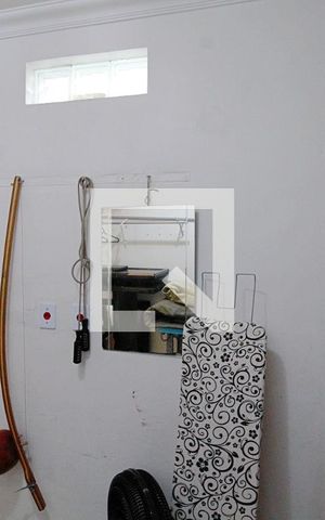 Casa à venda com 200m², 4 quartos e 2 vagas Casa à venda com 200m², 4 quartos e 2 vagasQuarto de Serviço