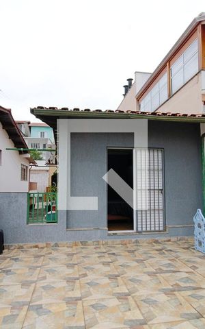 Casa à venda com 200m², 4 quartos e 2 vagas Casa à venda com 200m², 4 quartos e 2 vagasVaranda da Suíte 1