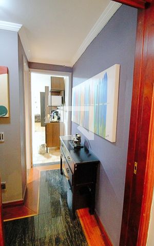 Casa à venda com 200m², 4 quartos e 2 vagas Casa à venda com 200m², 4 quartos e 2 vagasCorredor
