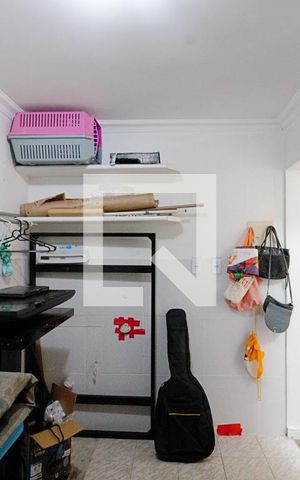 Casa à venda com 200m², 4 quartos e 2 vagas Casa à venda com 200m², 4 quartos e 2 vagasQuarto de Serviço