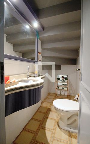 Casa à venda com 200m², 4 quartos e 2 vagas Casa à venda com 200m², 4 quartos e 2 vagasLavabo