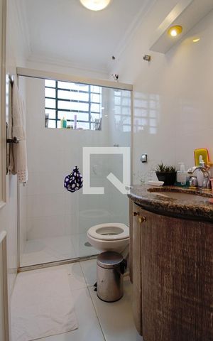 Casa à venda com 200m², 4 quartos e 2 vagas Casa à venda com 200m², 4 quartos e 2 vagasBanheiro da Suíte 2 - Americana