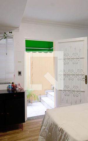 Casa à venda com 200m², 4 quartos e 2 vagas Casa à venda com 200m², 4 quartos e 2 vagasQuarto 4