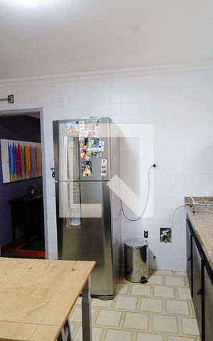Casa à venda com 200m², 4 quartos e 2 vagas Casa à venda com 200m², 4 quartos e 2 vagasCozinha