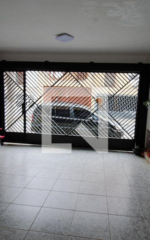 Casa à venda com 200m², 4 quartos e 2 vagas Casa à venda com 200m², 4 quartos e 2 vagasGaragem