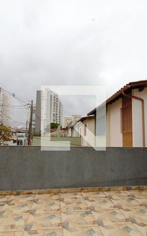 Casa à venda com 200m², 4 quartos e 2 vagas Casa à venda com 200m², 4 quartos e 2 vagasVaranda da Suíte 1
