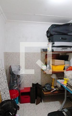 Casa à venda com 200m², 4 quartos e 2 vagas Casa à venda com 200m², 4 quartos e 2 vagasQuarto de Serviço