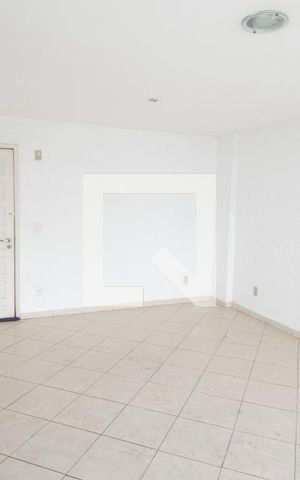 Apartamento para alugar com 110m², 3 quartos e 1 vaga Apartamento para alugar com 110m², 3 quartos e 1 vagaSala