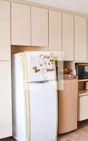 Casa à venda com 750m², 3 quartos e 4 vagas Casa à venda com 750m², 3 quartos e 4 vagasCozinha