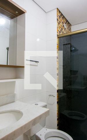 Apartamento para alugar com 91m², 2 quartos e 2 vagas Apartamento para alugar com 91m², 2 quartos e 2 vagasBanheiro do quarto 1