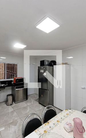 Casa à venda com 144m², 3 quartos e 2 vagas Casa à venda com 144m², 3 quartos e 2 vagasCozinha