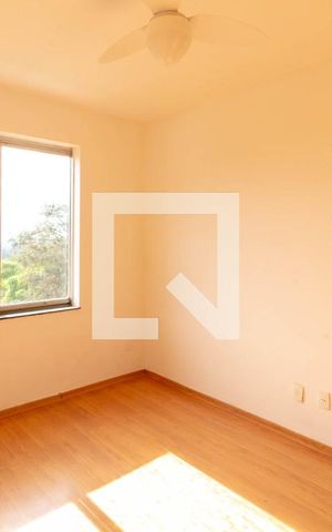 Casa à venda com 546m², 4 quartos e 5 vagas Casa à venda com 546m², 4 quartos e 5 vagasQuarto 3