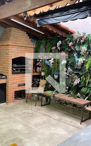 Casa à venda com 143m², 3 quartos e 2 vagas Casa à venda com 143m², 3 quartos e 2 vagasÁrea gourmet