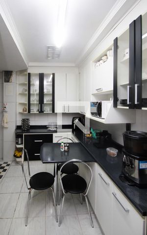 Apartamento à venda com 79m², 2 quartos e sem vagaCozinha e Área de Serviço