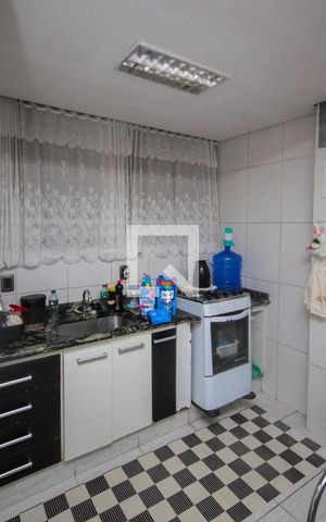 Apartamento à venda com 79m², 2 quartos e sem vagaCozinha e Área de Serviço