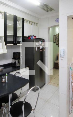 Apartamento à venda com 79m², 2 quartos e sem vagaCozinha e Área de Serviço