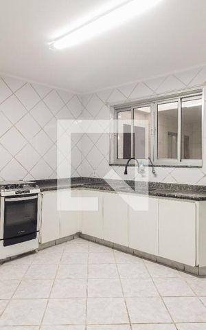 Casa à venda com 130m², 3 quartos e 2 vagas Casa à venda com 130m², 3 quartos e 2 vagasCozinha