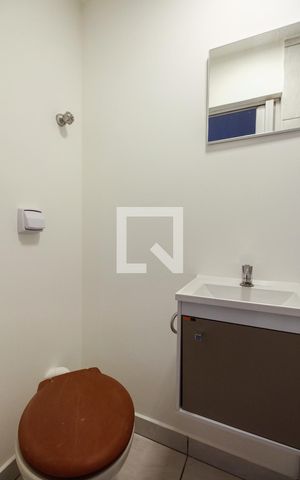 Casa à venda com 130m², 3 quartos e 2 vagas Casa à venda com 130m², 3 quartos e 2 vagasBanheiro de Serviço