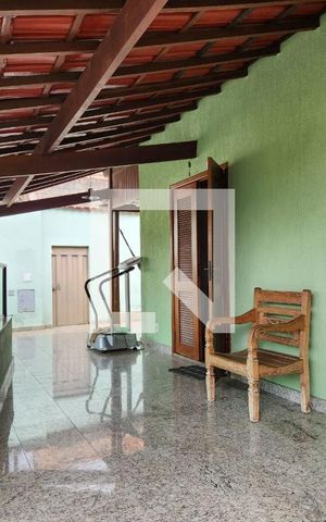 Casa à venda com 210m², 5 quartos e 3 vagas Casa à venda com 210m², 5 quartos e 3 vagasQuintal