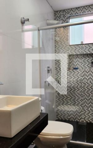Casa à venda com 210m², 5 quartos e 3 vagas Casa à venda com 210m², 5 quartos e 3 vagasBanheiro