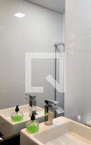 Casa à venda com 210m², 5 quartos e 3 vagas Casa à venda com 210m², 5 quartos e 3 vagasBanheiro