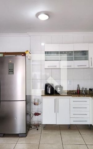 Casa à venda com 210m², 5 quartos e 3 vagas Casa à venda com 210m², 5 quartos e 3 vagasCozinha