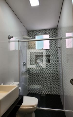 Casa à venda com 210m², 5 quartos e 3 vagas Casa à venda com 210m², 5 quartos e 3 vagasBanheiro