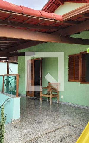 Casa à venda com 210m², 5 quartos e 3 vagas Casa à venda com 210m², 5 quartos e 3 vagasQuintal