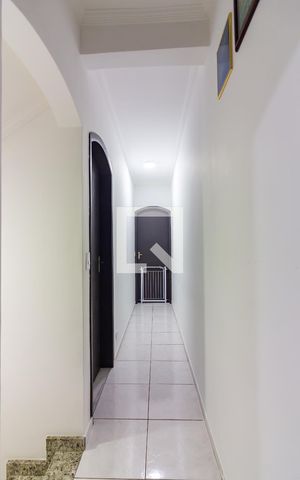 Casa à venda com 166m², 3 quartos e 1 vaga Casa à venda com 166m², 3 quartos e 1 vagaCorredor