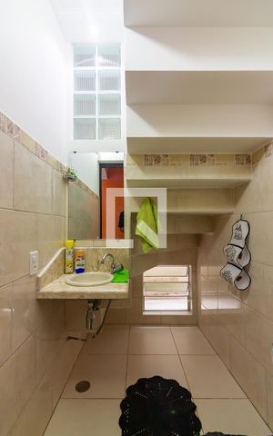 Casa à venda com 166m², 3 quartos e 1 vaga Casa à venda com 166m², 3 quartos e 1 vagaLavabo