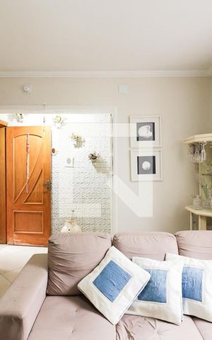 Casa à venda com 122m², 4 quartos e 2 vagasSala
