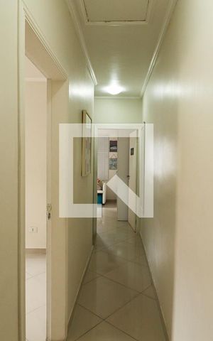 Casa à venda com 122m², 4 quartos e 2 vagasCorredor