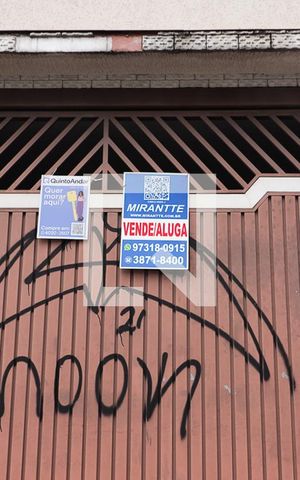 Casa à venda com 122m², 4 quartos e 2 vagasFachada