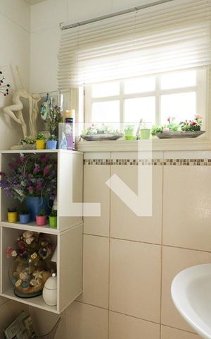 Casa à venda com 122m², 4 quartos e 2 vagasLavabo
