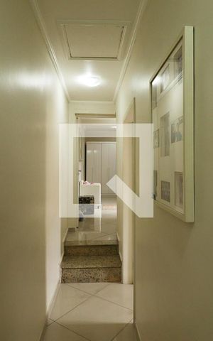 Casa à venda com 122m², 4 quartos e 2 vagasCorredor