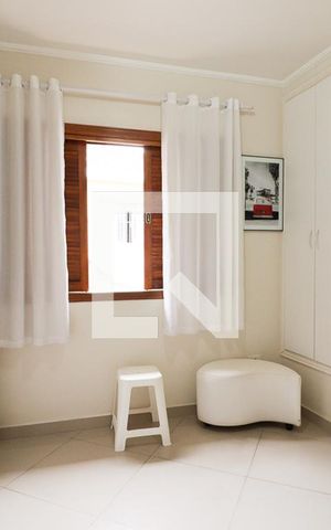 Casa à venda com 122m², 4 quartos e 2 vagasSuíte 2