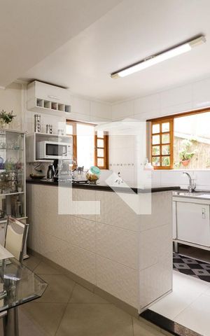 Casa à venda com 122m², 4 quartos e 2 vagasCozinha