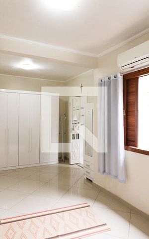 Casa à venda com 122m², 4 quartos e 2 vagasSuíte 1