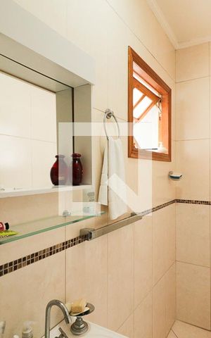 Casa à venda com 122m², 4 quartos e 2 vagasBanheiro da Suíte 2