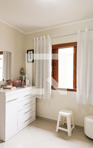 Casa à venda com 122m², 4 quartos e 2 vagasSuíte 2