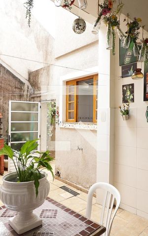 Casa à venda com 122m², 4 quartos e 2 vagasÁrea de Serviço e Churrasqueira
