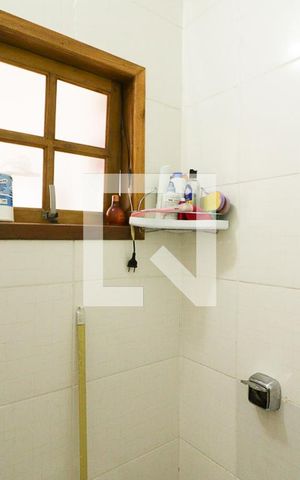 Casa à venda com 122m², 4 quartos e 2 vagasBanheiro Externo