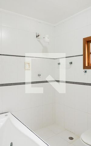 Casa à venda com 122m², 4 quartos e 2 vagasBanheiro da Suíte 1