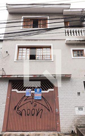 Casa à venda com 122m², 4 quartos e 2 vagasFachada