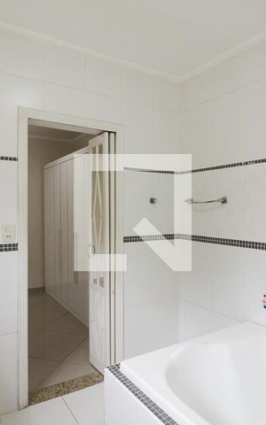 Casa à venda com 122m², 4 quartos e 2 vagasBanheiro da Suíte 1