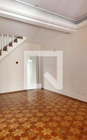 Casa à venda com 111m², 2 quartos e 1 vagaSala
