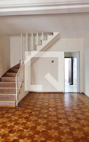Casa à venda com 111m², 2 quartos e 1 vagaSala