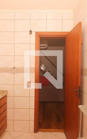 Casa à venda com 400m², 4 quartos e 4 vagas Casa à venda com 400m², 4 quartos e 4 vagasBanheiro Social 2